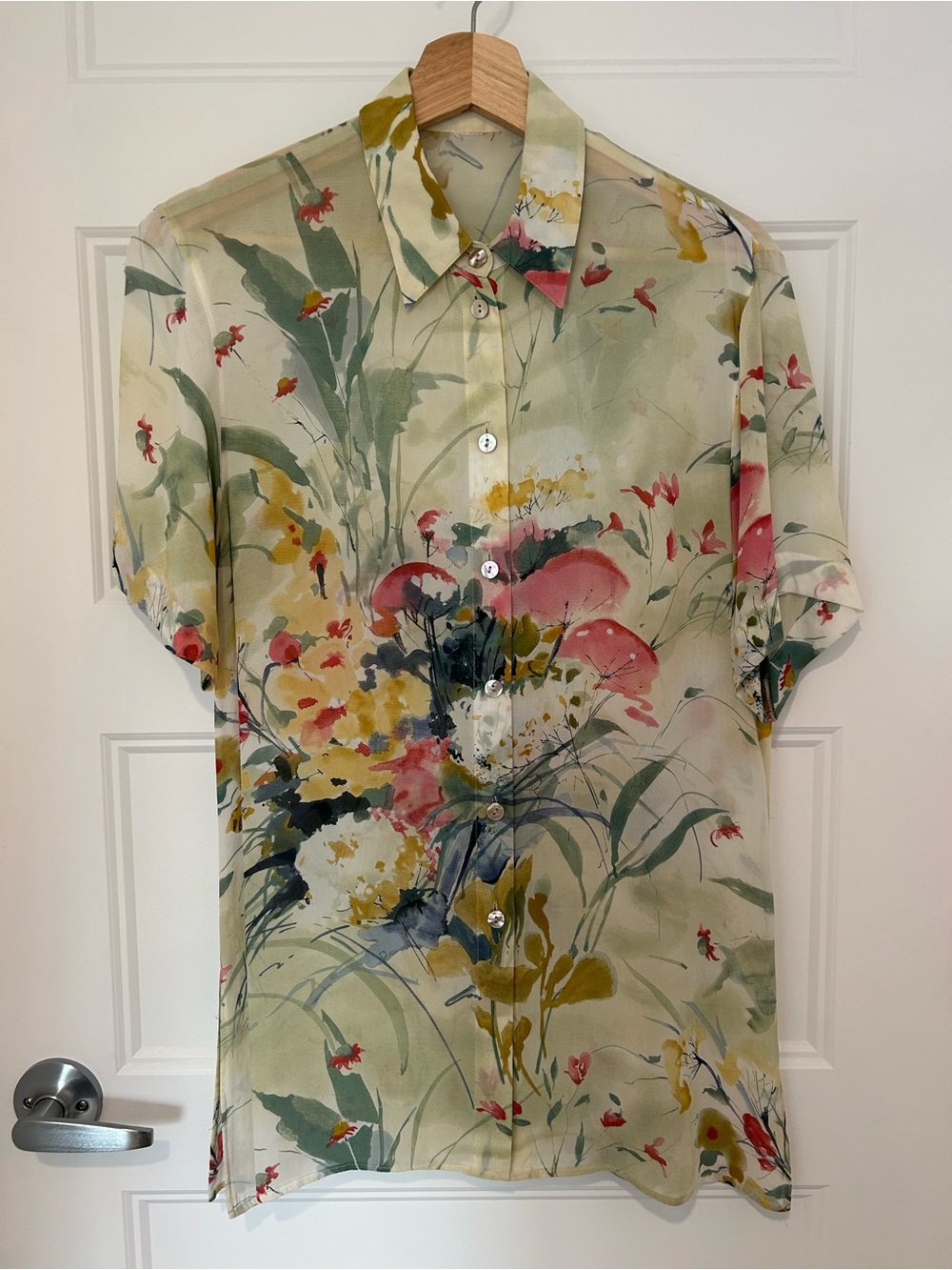 FLORAL SHORT SLEEVE BLOUSE SIZE M